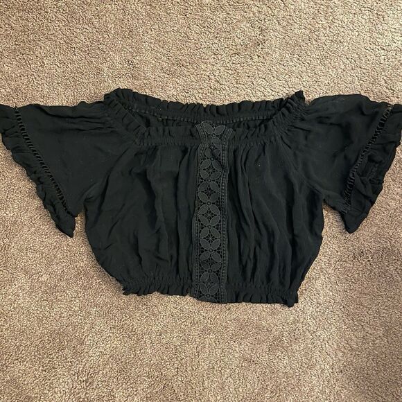 Black Crop Top-Size Medium‎ - Picture 1 of 3